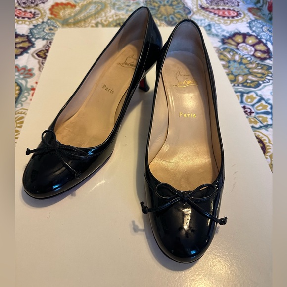 Christian Louboutin Black Patent Leather Kitten Heel Pumps with Bows - Picture 1 of 16